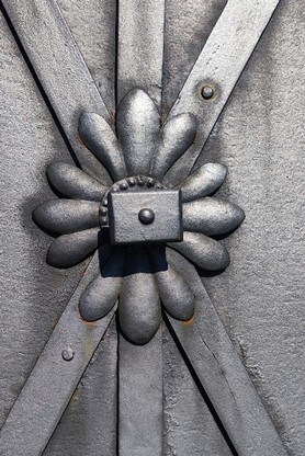 Karatassios_Türdetails_Standard.jpg